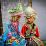 ซาปา เวียดนามเหนือ ตอนที่ 3/4 14 ครูสนิท วิทยากรฝึกอบรม KRU SANIT Children at cat cat village 2 ครูสนิท วิทยากรฝึกอบรม ทัศนคติเชิงบวก KRU SANIT