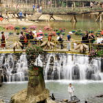 ซาปา เวียดนามเหนือ ตอนที่ 3/4 20 ครูสนิท วิทยากรฝึกอบรม KRU SANIT Tian sa water fall at cat cat village 1 ครูสนิท วิทยากรฝึกอบรม ทัศนคติเชิงบวก KRU SANIT