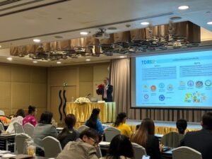 ฉากทัศน์สังคมการทำงานของไทยก่อนปี 2030 18 ครูสนิท วิทยากรฝึกอบรม KRU SANIT kru sanit.com 2030 line album 67 5 ครูสนิท วิทยากรฝึกอบรม ทัศนคติเชิงบวก KRU SANIT