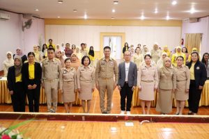 ทิศทางของตลาดแรงงานและการใช้ AI ในการแนะแนวอาชีพ 26 ครูสนิท วิทยากรฝึกอบรม KRU SANIT kru sanit.com ai 8 ครูสนิท วิทยากรฝึกอบรม ทัศนคติเชิงบวก KRU SANIT